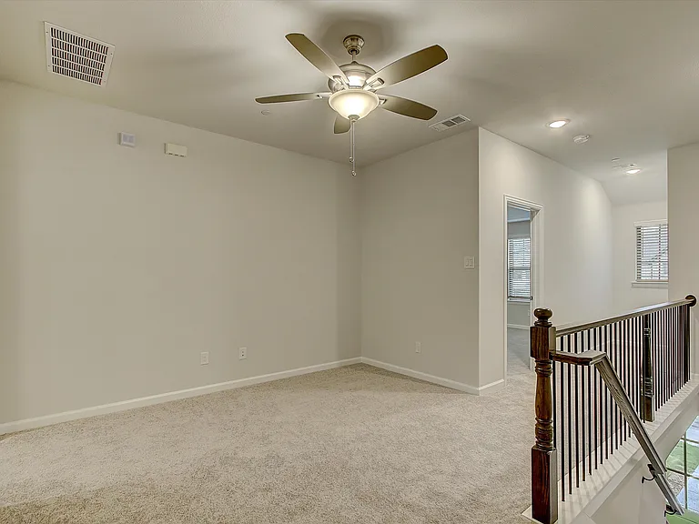 1946 Sweetwater Ln — Photo 9