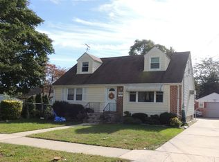 538 Grant Pl, Uniondale, NY 11553