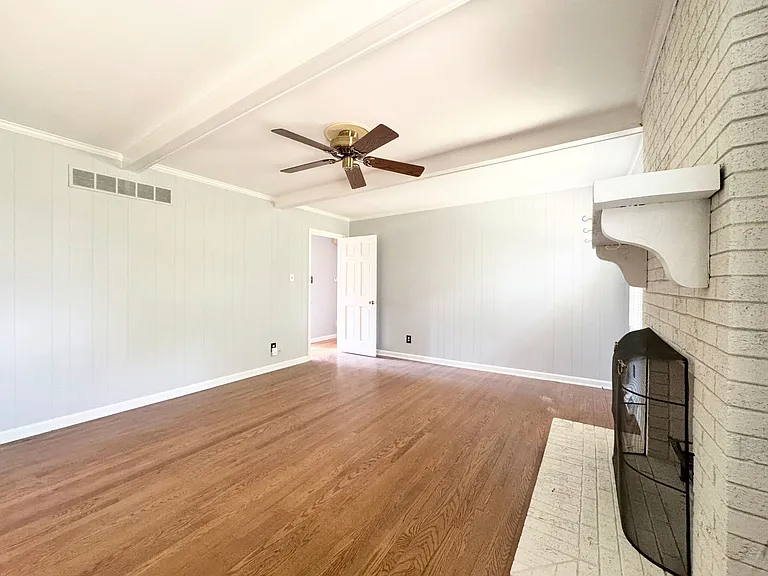 6104 Buckhorn Rd — Photo 9