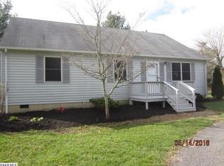 68 Denoncourt Ln, Stuarts Draft, VA 24477