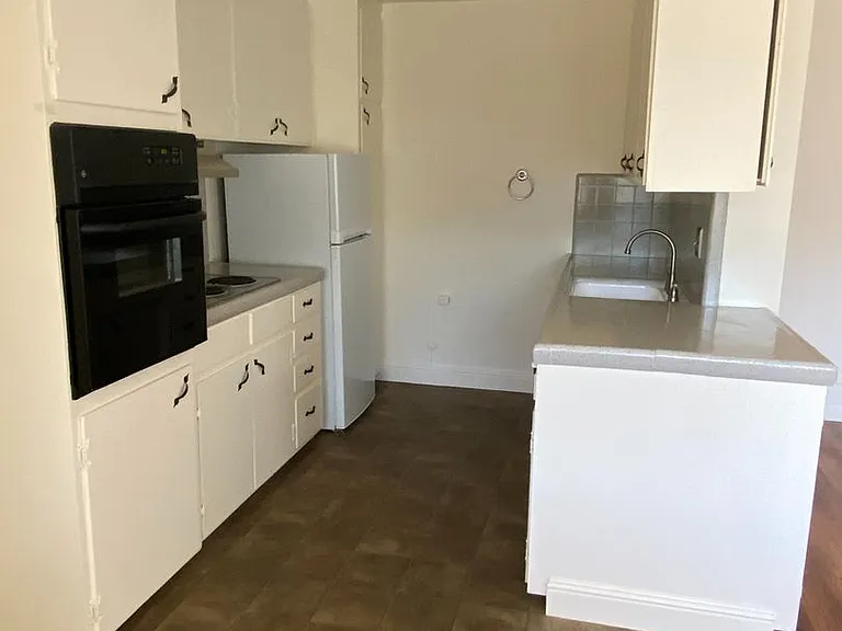 923 Tamarack — Photo 20