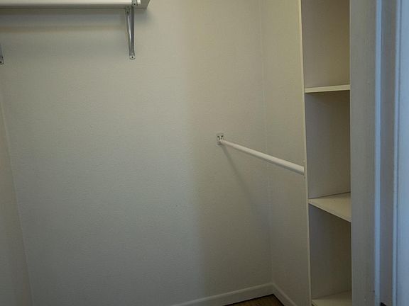 4th image of 819 Howard Ave #B
