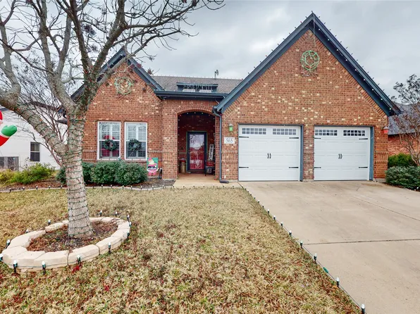 565 Sterling Dr, Benbrook, TX 76126