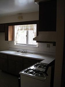 4th image of 6211 Wilber Ave