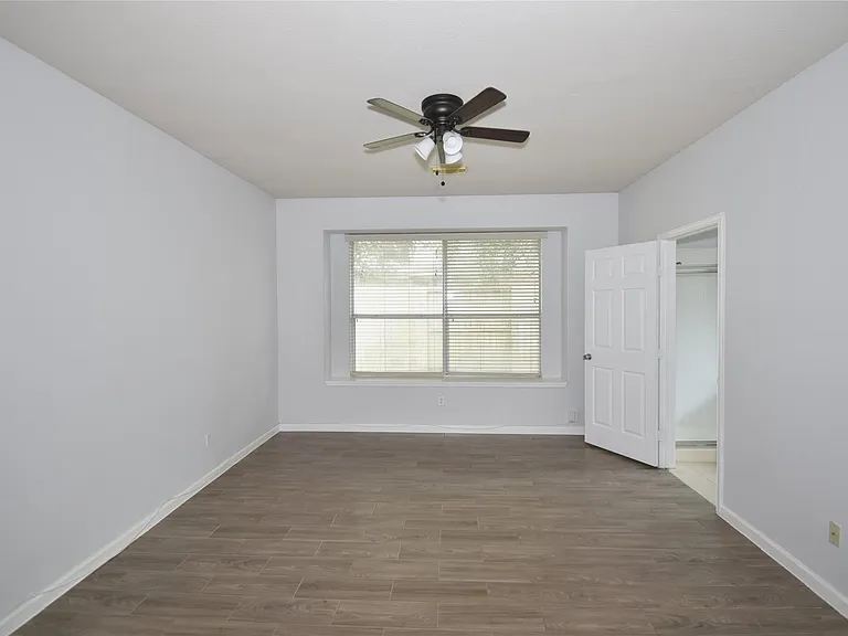 20703 Whitevine Way — Photo 20