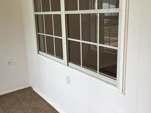 3rd image of 48B Edinburgh Ln #B