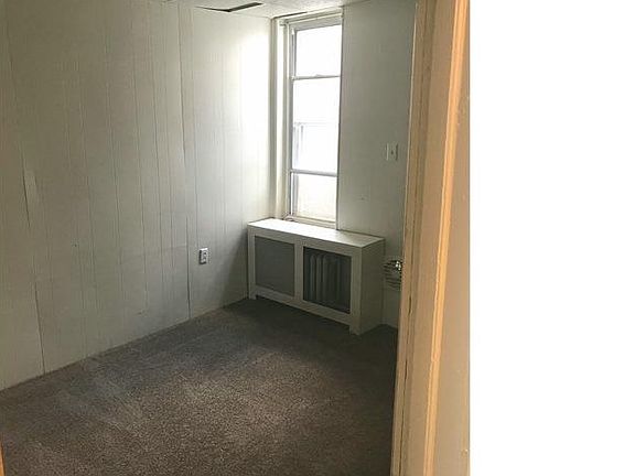 4th image of 868 N 66th St