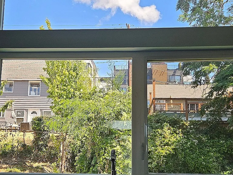 1310 Yakima Ave S — Photo 6