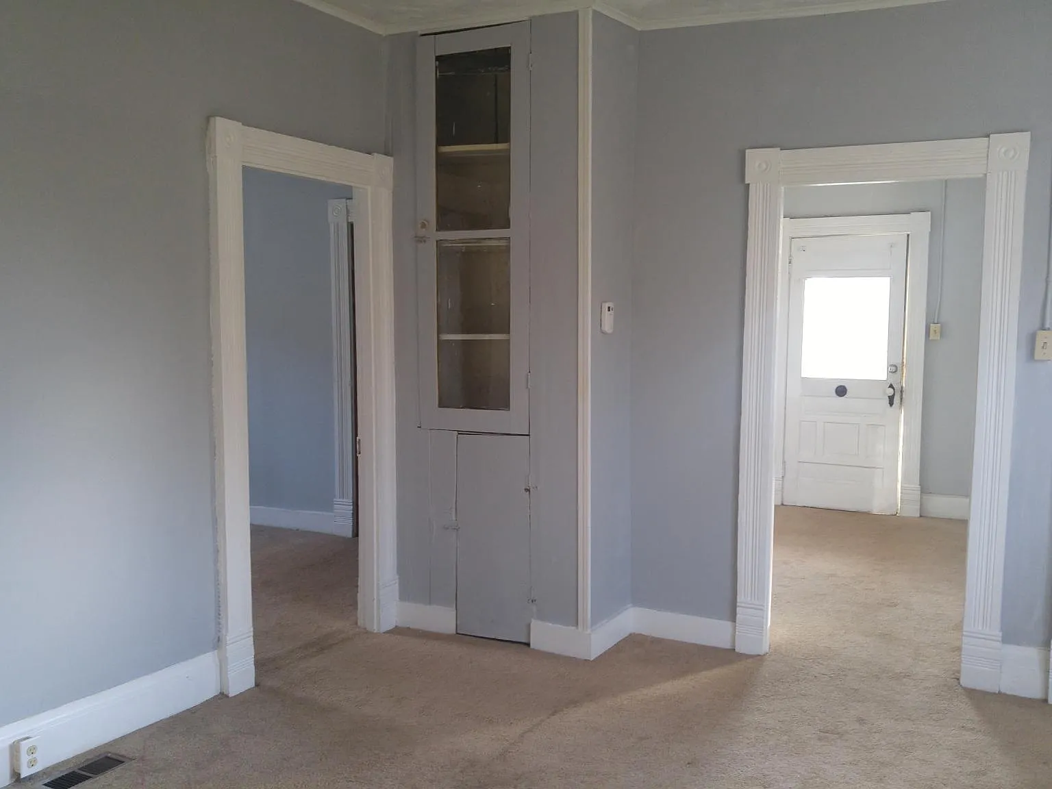 2 bed, 920 sqft, $1,000 — Photo 2