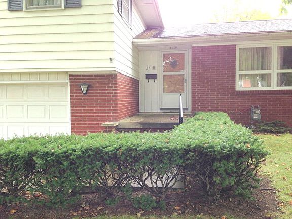 5th image of 37 Marvin Ave