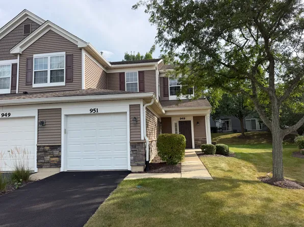 951 Genesee Dr, Naperville, IL 60563