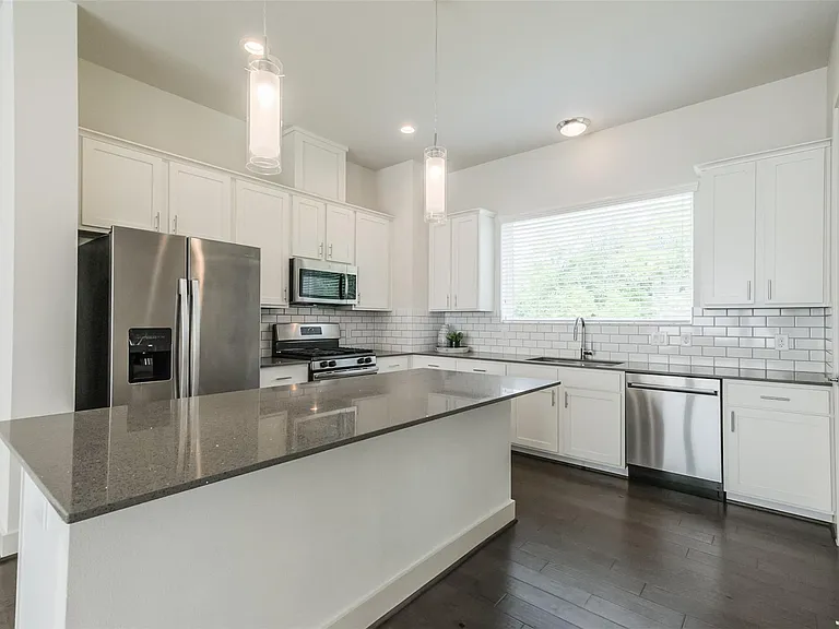 4817 Martin Oaks Ln — Photo 11