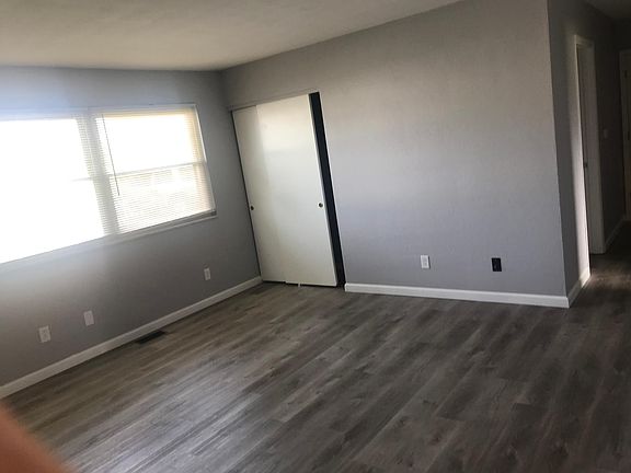 5th image of 440 N 5th St