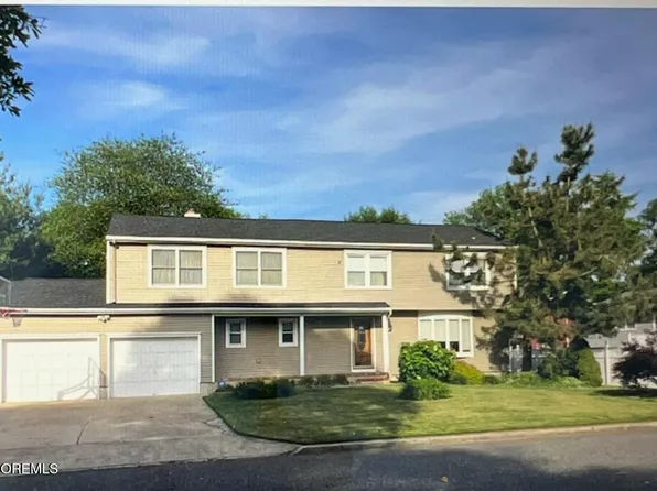 1703 Melville St, Oakhurst, NJ 07755
