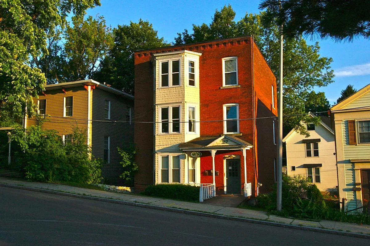 1 bed, 875 sqft, $1,600 — Photo 2