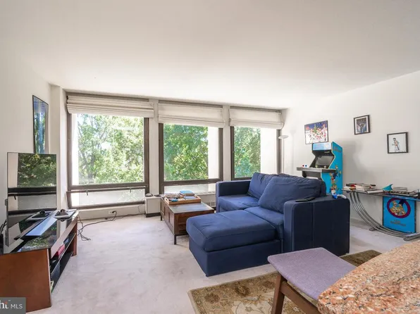 200 Locust St #4FN, Philadelphia, PA 19106
