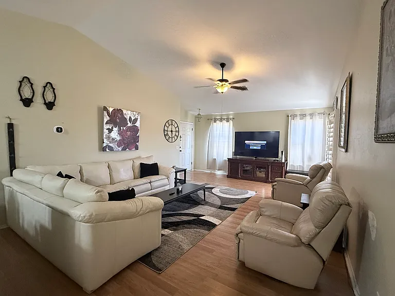 23588 N Sunrise Cir — Photo 2