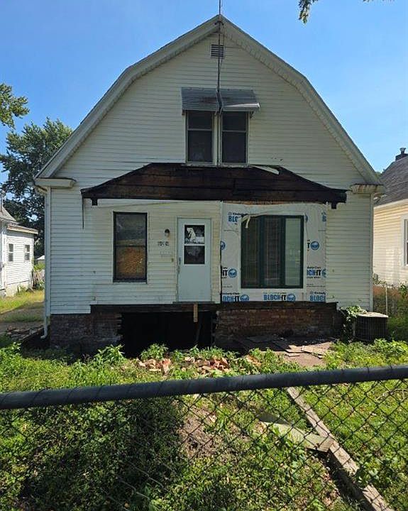 1st image of 1910 N 9th St