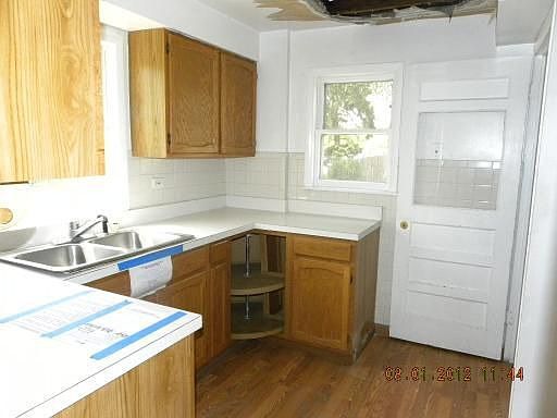 5th image of 4008 Wilcox Ave