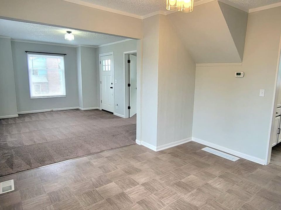 Dining room/living room