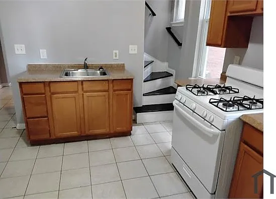 3 bed, $2,200 — Photo 3