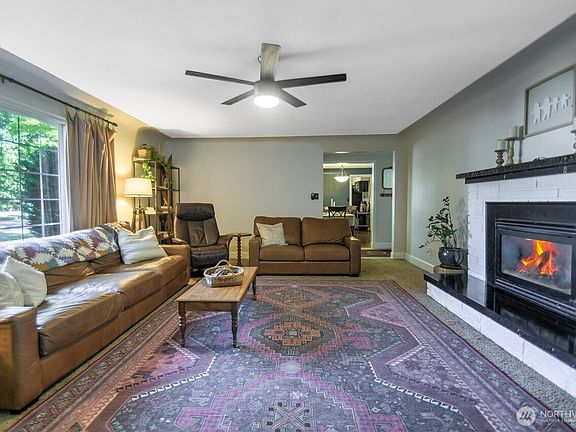 4th image of 2905 Hawthorne Place SE