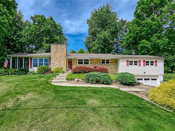 2nd image of 7471 Skyview Dr