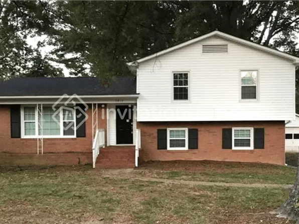 5813 Martin Lake Rd, Charlotte, NC 28227