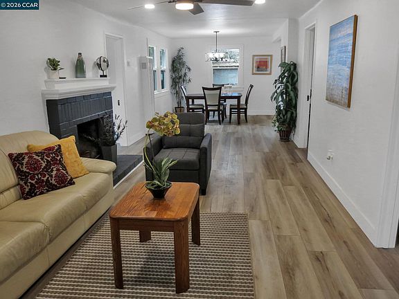 4th image of 2699 Vale Rd