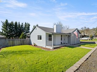 158 NE Garrecht St, Roseburg, OR 97470