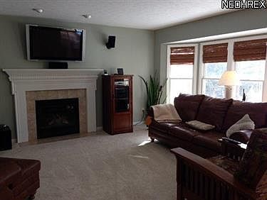 5th image of 32145 Augusta Dr