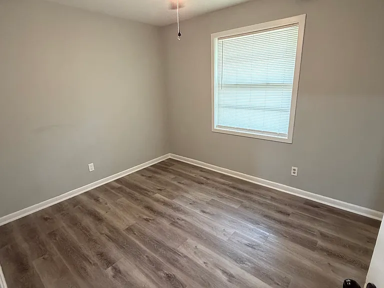1103 Rosewood Dr — Photo 10