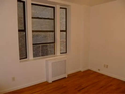 Rented by Robyn Lee, LREB | media 27