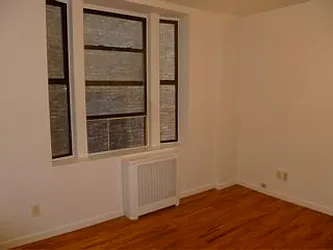 Rented by Robyn Lee, LREB