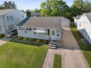 1914 12th St, Two Rivers, WI 54241