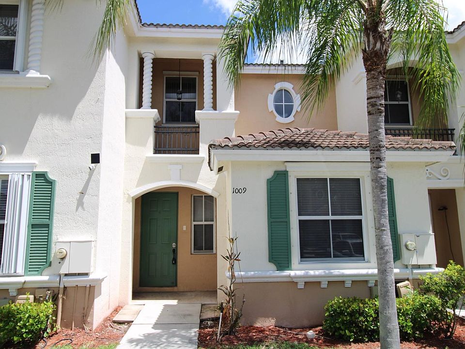 1st image of 1009 NE 42nd Pl Unit 1009
