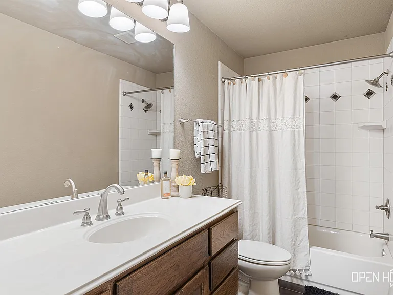 5009 Lantana Dr — Photo 2