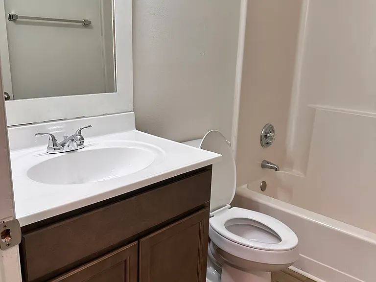 432 Lakebow Ct — Photo 22