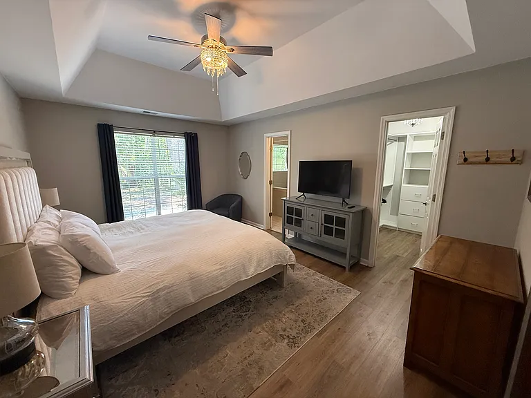 1264 Center Lake Dr — Photo 20