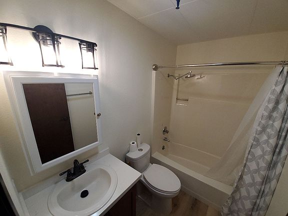 2nd image of 212 E St #E2642323