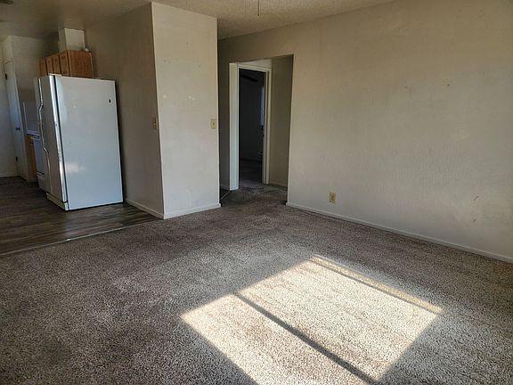 5th image of 1963 Hymer Ave #302-4