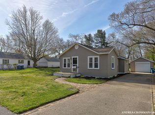 1326 Woodlawn Ave, Grand Haven, MI 49417