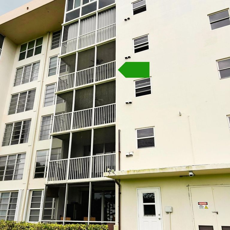 2851 S Palm Aire Drive #405, photo 4