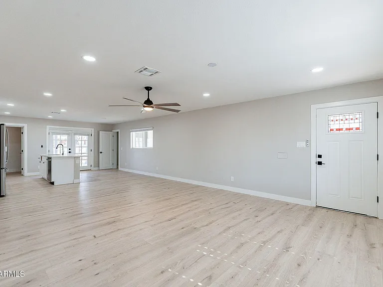 8202 E Piccadilly Rd — Photo 10