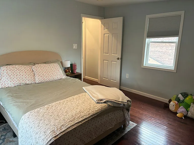 4416 Plummer St — Photo 10