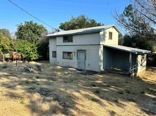 425 Henley Hornbrook Rd, Hornbrook, CA 96044