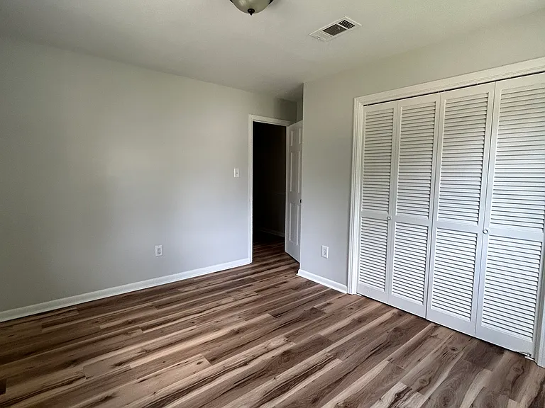 5165 Shirlwood Dr — Photo 24