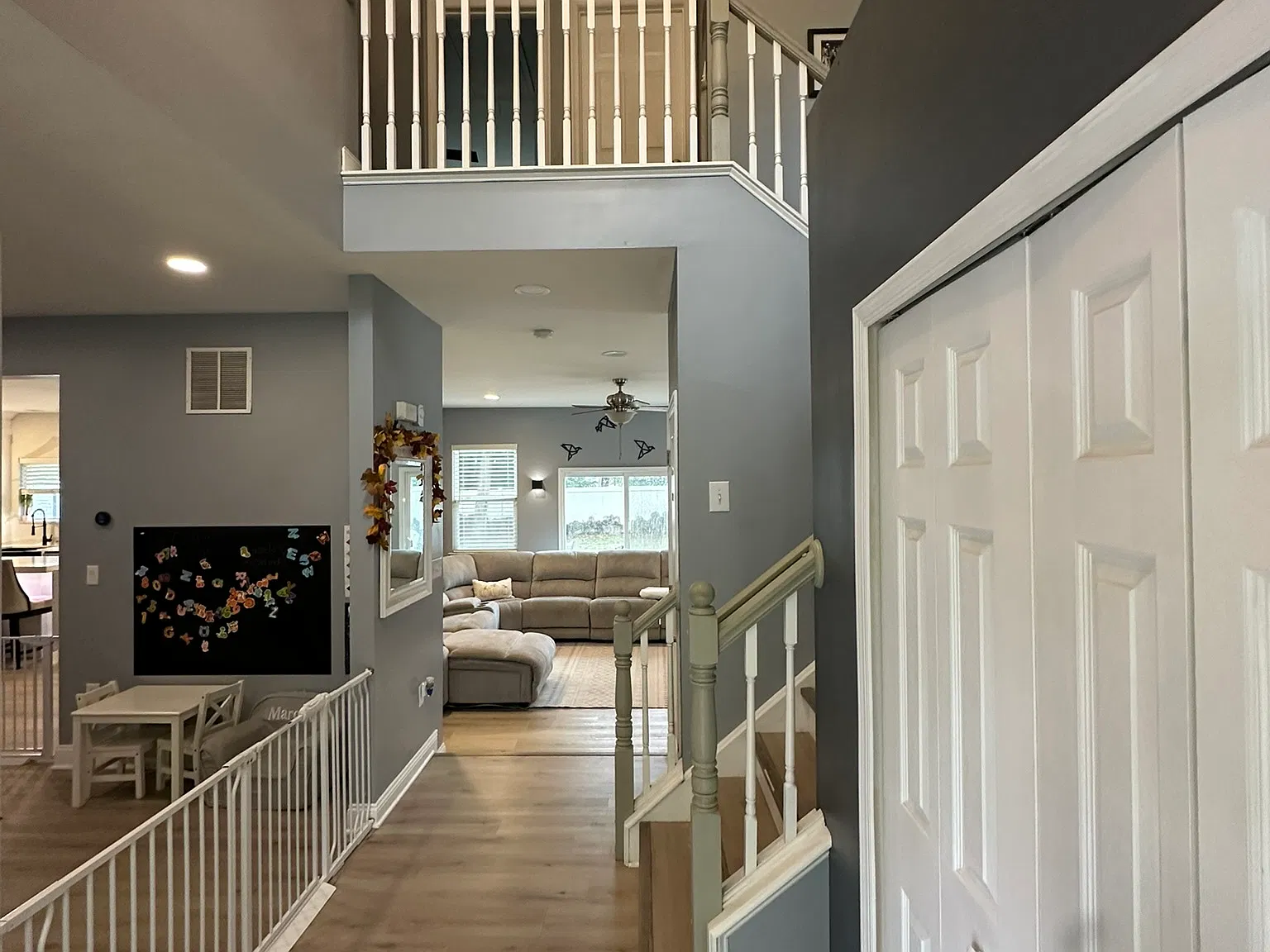 4 bed, 2.5 bath, 2600 sqft, $3,850 — Photo 2