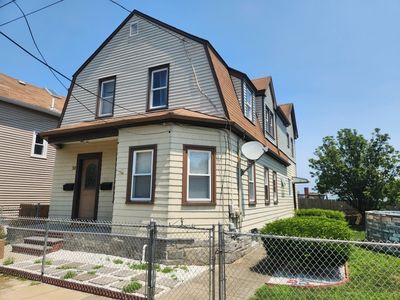 38 Beech St, New Bedford, MA, 02740