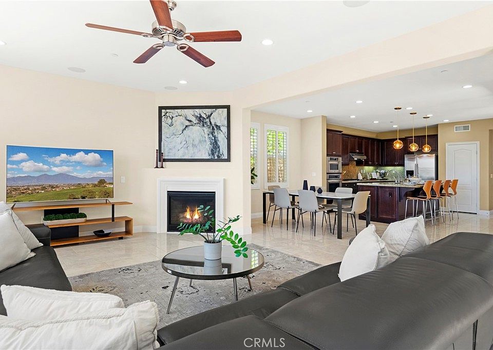 1st image of 2976 E Coalinga Dr